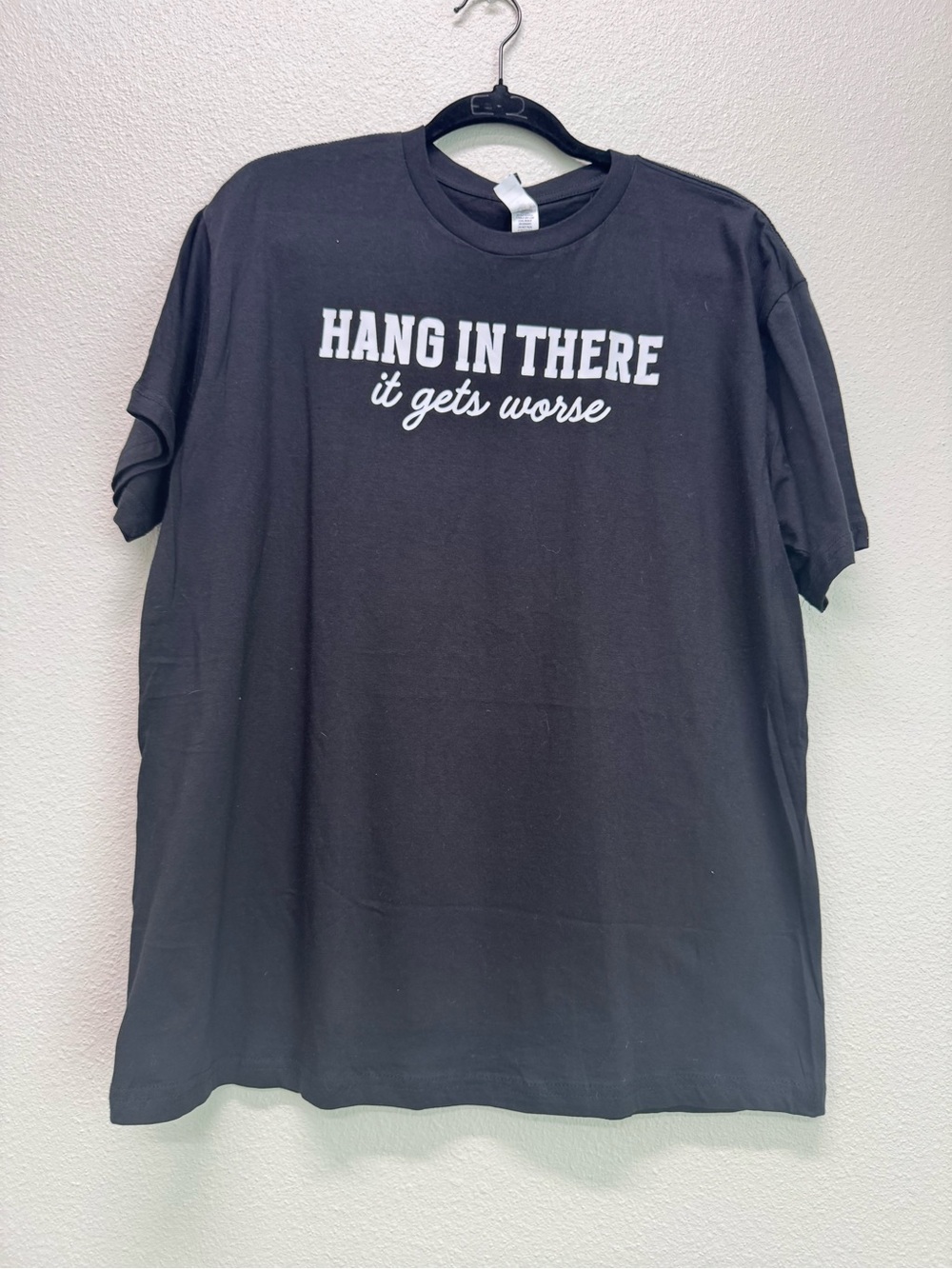 NWOT Hang In There Black Graphic Tee - Classic Cotton T-Shirt, Size Large
